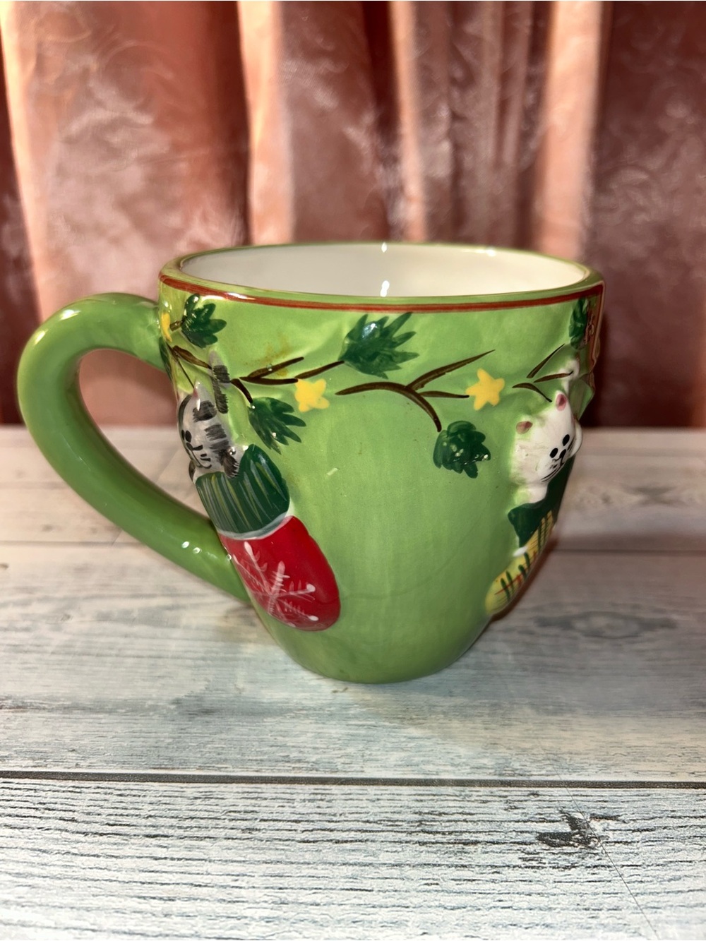 Oneida Cats in Stockings holiday mug